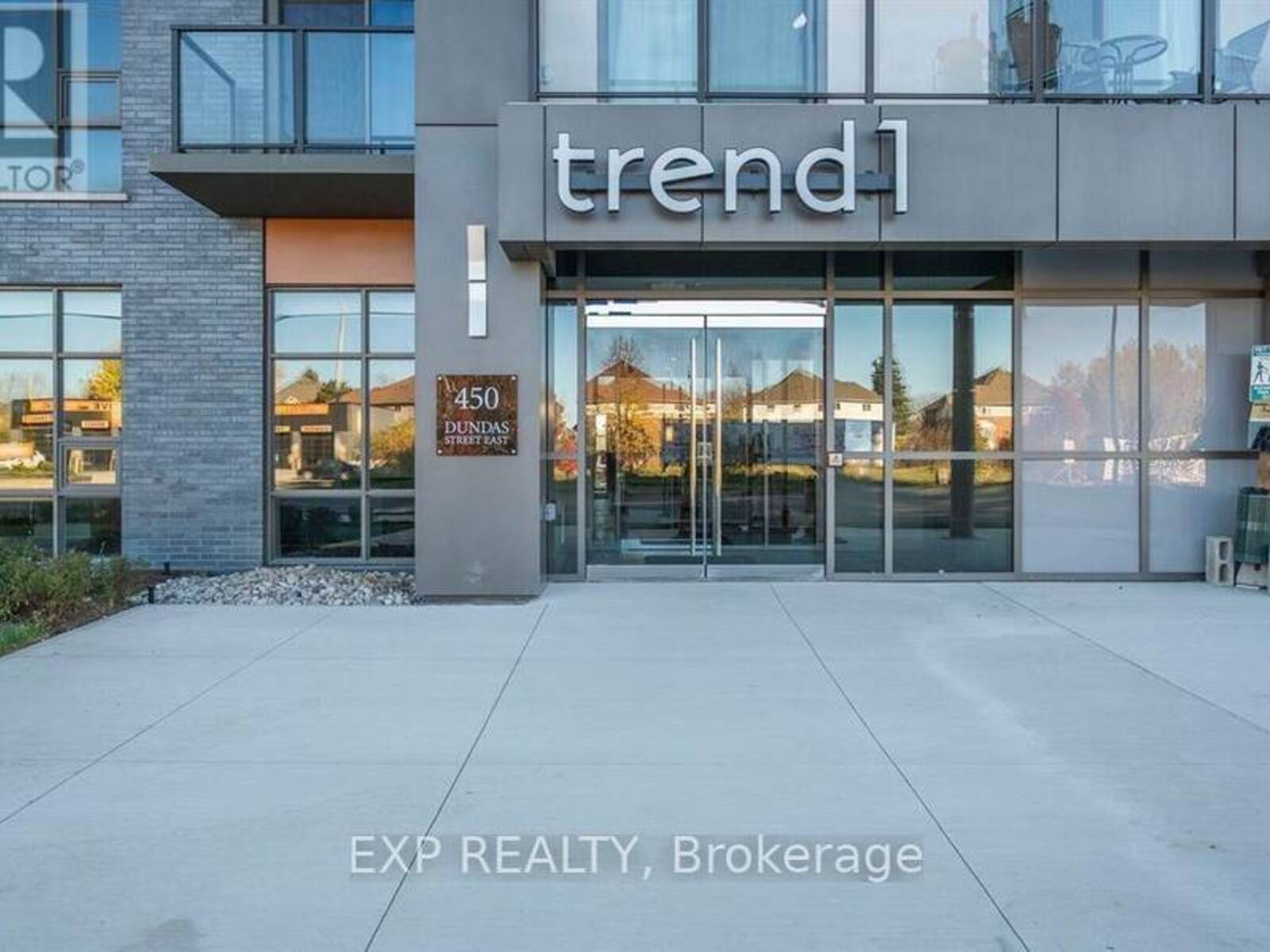 806 - 450 DUNDAS STREET E, Hamilton, Ontario L8B 1Z2