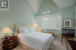1A HEATHDALE ROAD | Toronto Ontario | Slide Image Seventeen