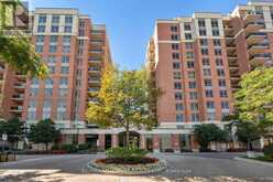 LPH6 - 75 KING WILLIAM CRESCENT | Richmond Hill Ontario | Slide Image One