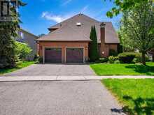 888 CRESTA RIDER PLACE | Newmarket Ontario | Slide Image Four