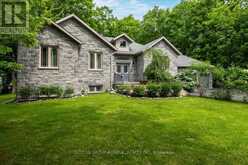 79 FOREST CIRCLE | Tiny Ontario | Slide Image One
