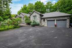 79 FOREST CIRCLE | Tiny Ontario | Slide Image Two