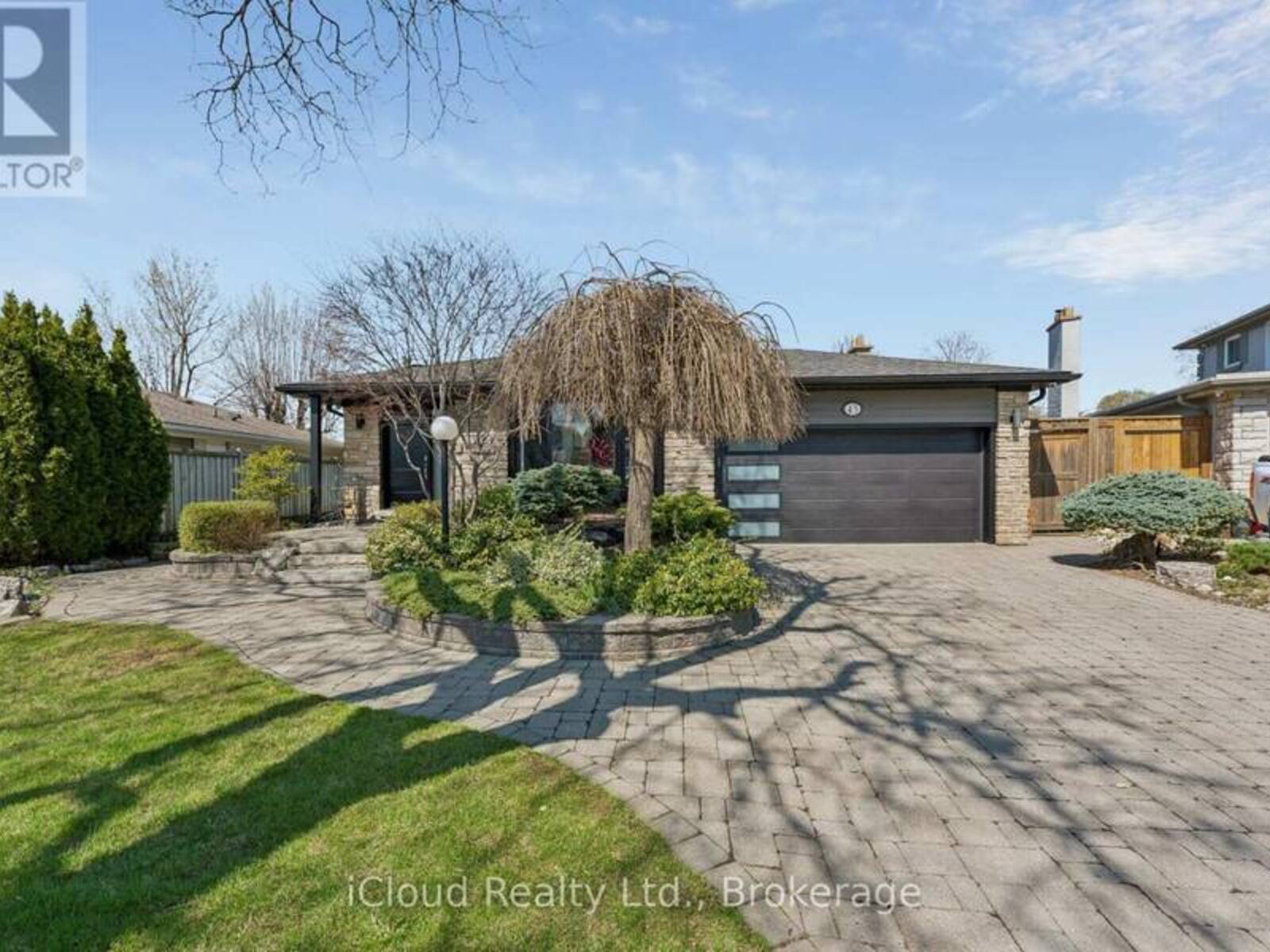 43 FERNDALE CRESCENT, Brampton, Ontario L6W 1G1