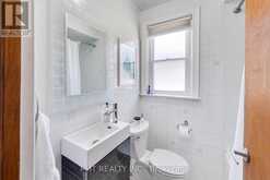 25 RONALD AVENUE | Toronto Ontario | Slide Image Sixteen