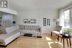 25 RONALD AVENUE | Toronto Ontario | Slide Image Nine