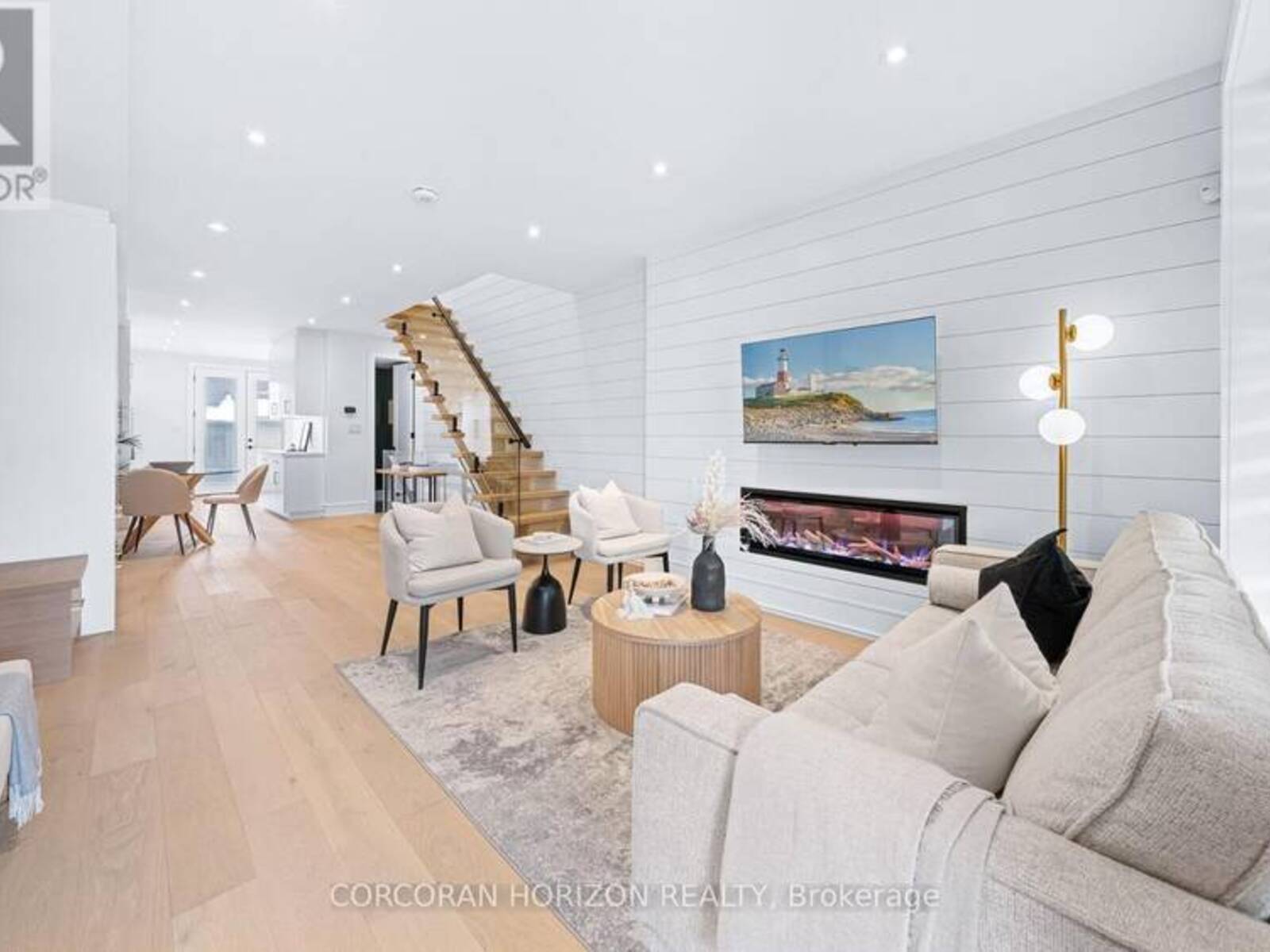 225 CHRISTIE STREET, Toronto, Ontario M6G 3B5