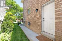 116 CLEARMEADOW BOULEVARD | Newmarket Ontario | Slide Image Thirty