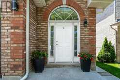 116 CLEARMEADOW BOULEVARD | Newmarket Ontario | Slide Image Three
