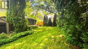 1 WILLIS DRIVE | Aurora Ontario | Slide Image Thirty-one