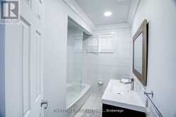 1 WILLIS DRIVE | Aurora Ontario | Slide Image Sixteen