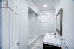 1 WILLIS DRIVE | Aurora Ontario | Slide Image Sixteen