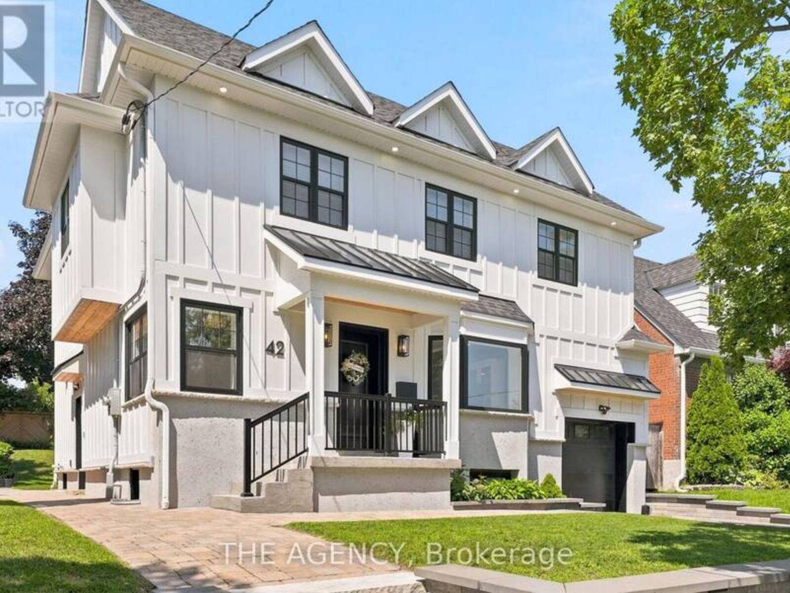 42 BERL AVENUE, Toronto, Ontario M8Y 3C4
