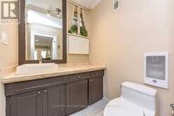 31 QUEENSBOROUGH CRESCENT | Toronto Ontario | Slide Image Thirteen