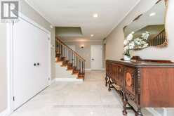 31 QUEENSBOROUGH CRESCENT | Toronto Ontario | Slide Image Seven