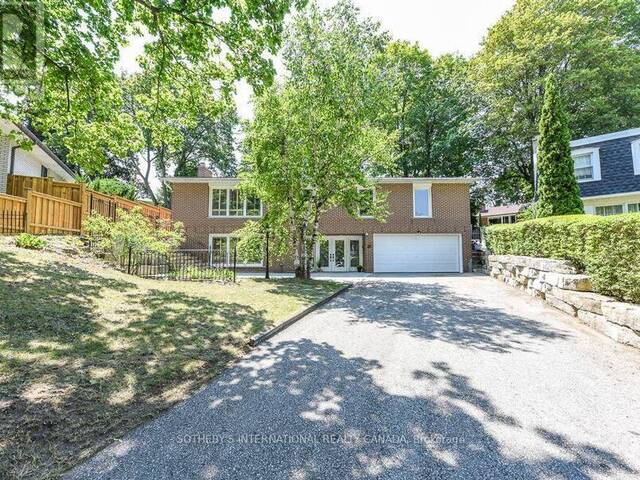 31 QUEENSBOROUGH CRESCENT Toronto Ontario, M9R 1A1 - 5 Bedrooms Home For Sale