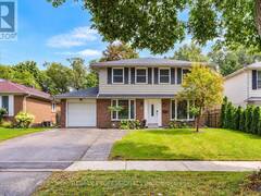 37 BIRCHLEAF CRESCENT Toronto Ontario, M9R 2L5