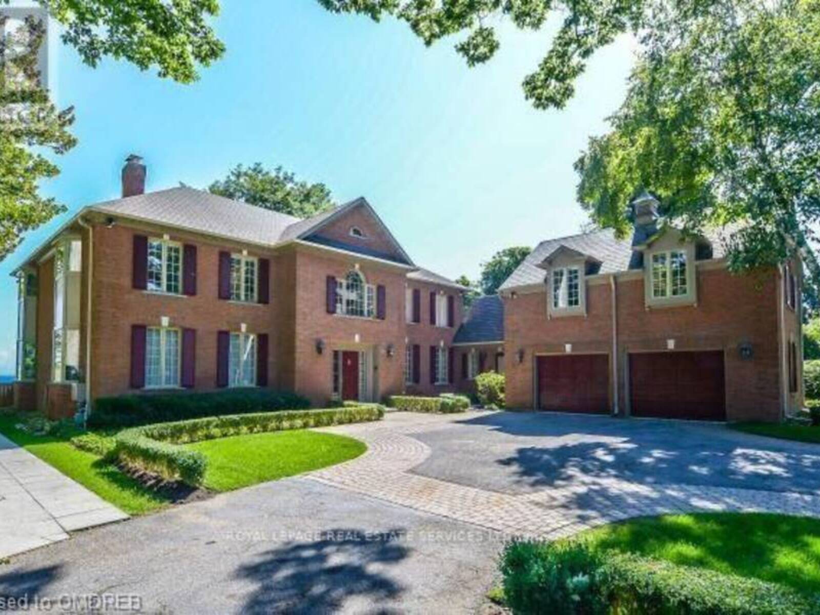 16 ENNISCLARE DRIVE W, Oakville, Ontario L6J 4N2