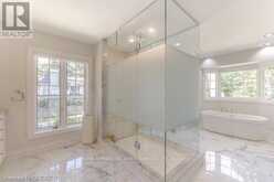 16 ENNISCLARE DRIVE W | Oakville Ontario | Slide Image Sixteen