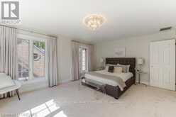 16 ENNISCLARE DRIVE W | Oakville Ontario | Slide Image Seventeen