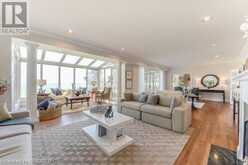 16 ENNISCLARE DRIVE W | Oakville Ontario | Slide Image Eight