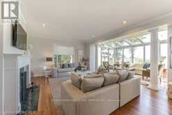 16 ENNISCLARE DRIVE W | Oakville Ontario | Slide Image Nine