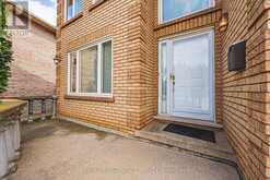 90 FAIRINGTON CRESCENT | Hamilton Ontario | Slide Image Five