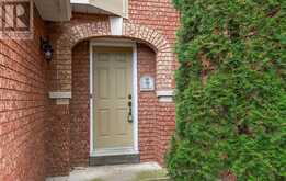919 CARIBOU VALLEY CIRCLE | Newmarket Ontario | Slide Image Two