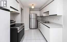 919 CARIBOU VALLEY CIRCLE | Newmarket Ontario | Slide Image Four