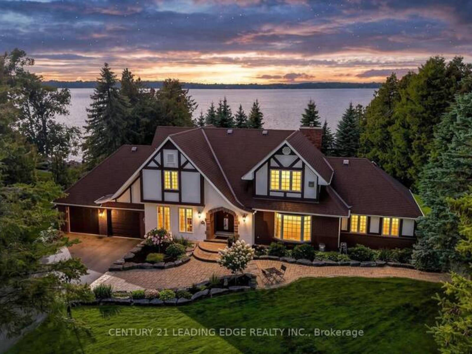 11 RODEO DRIVE, Fenelon Falls, Ontario K0M 1G0
