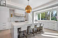117 YONGE BOULEVARD | Toronto Ontario | Slide Image Nine