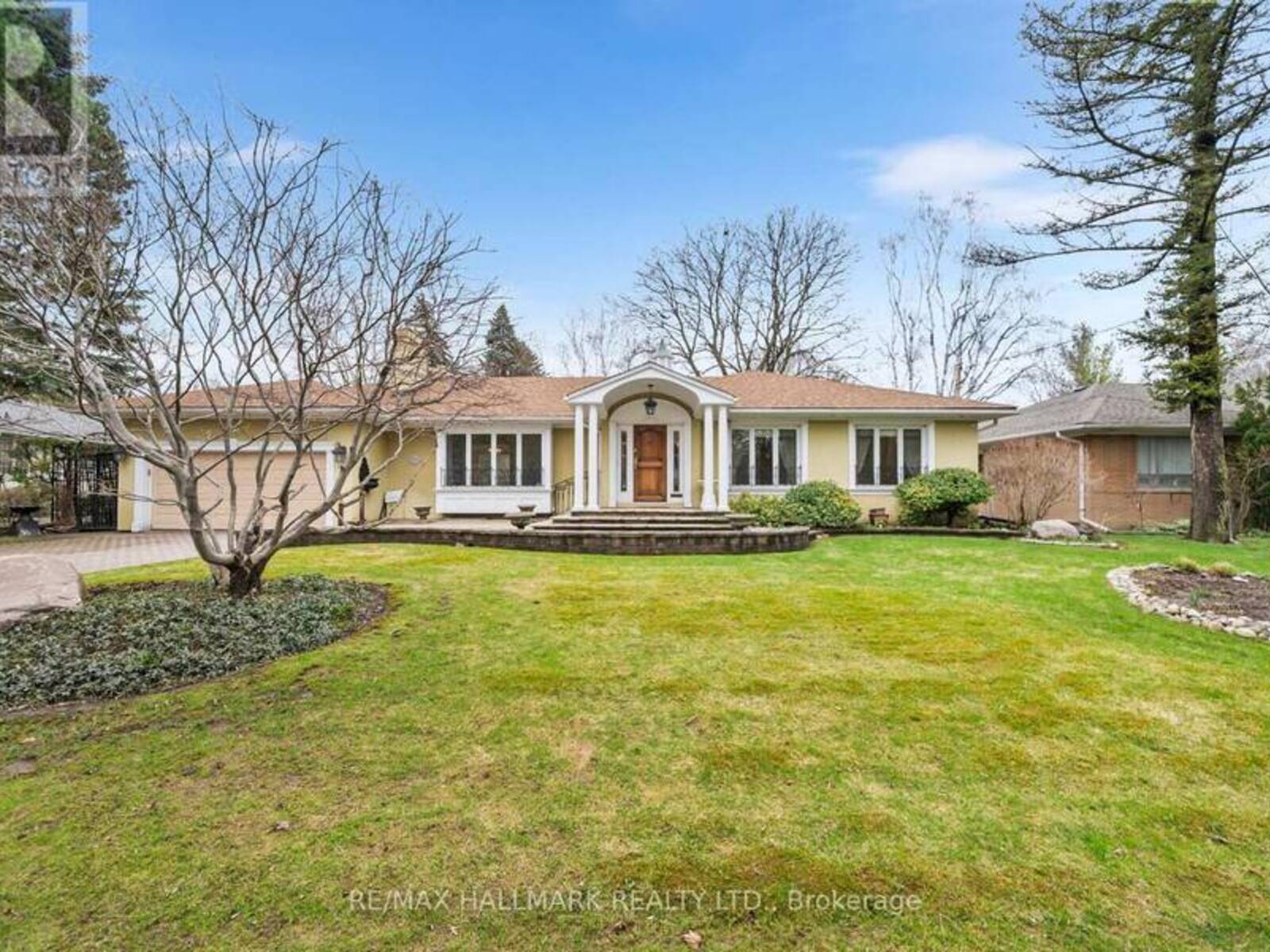 154 VALLEY ROAD, Toronto, Ontario M2L 1G4