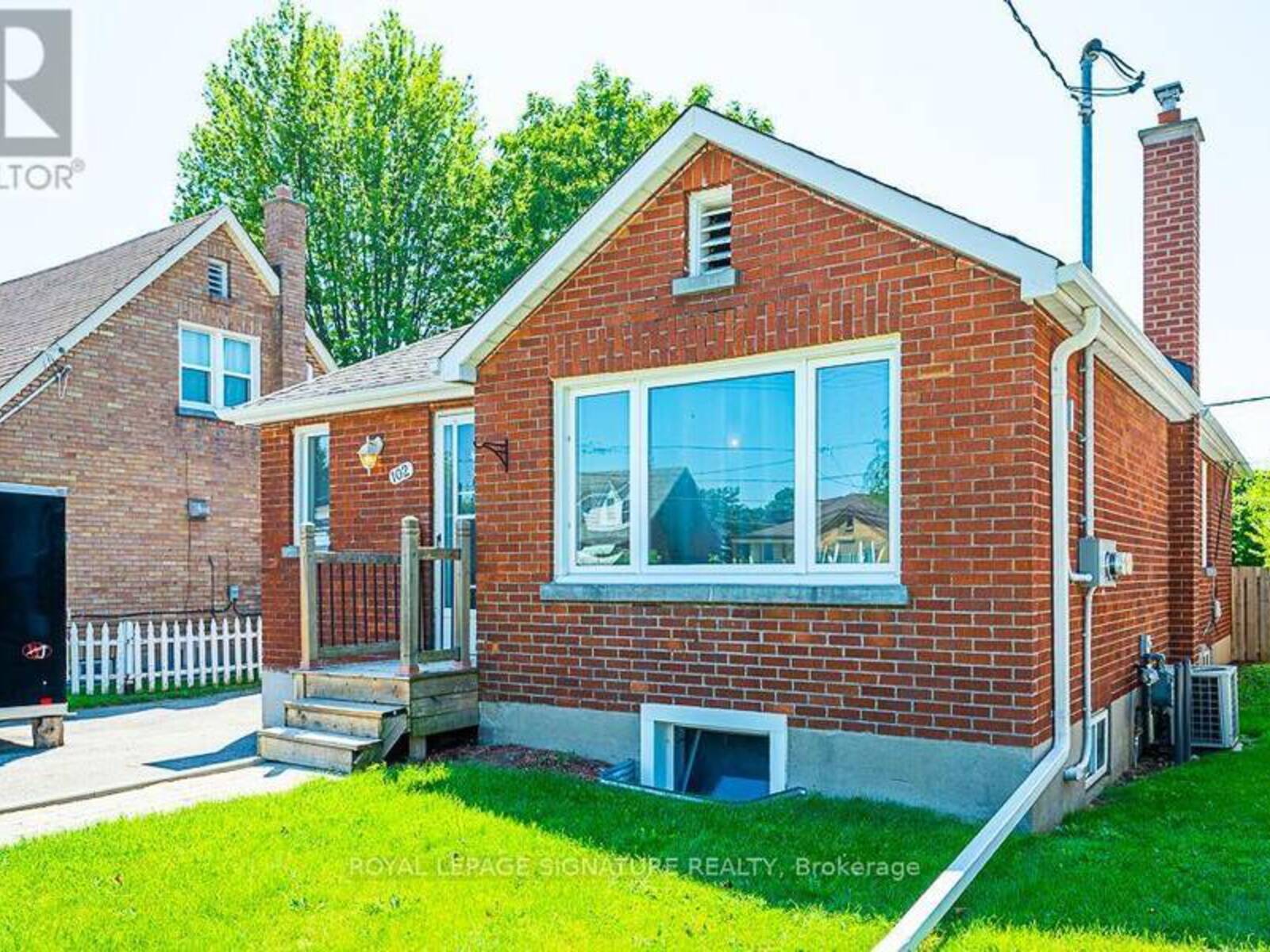 102 CENTRAL PARK BOULEVARD N, Oshawa, Ontario L1G 5Y5