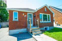 102 CENTRAL PARK BOULEVARD N | Oshawa Ontario | Slide Image Two