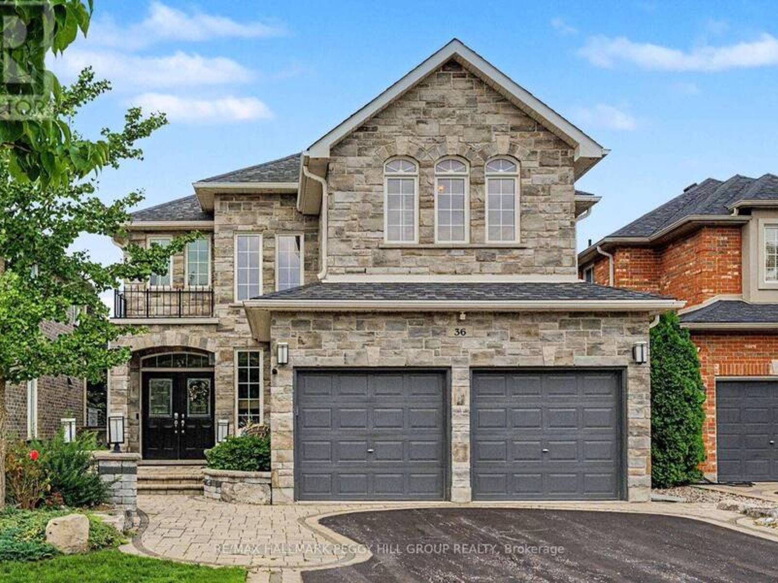 36 AUBURN COURT, Barrie, Ontario L4N 6G9