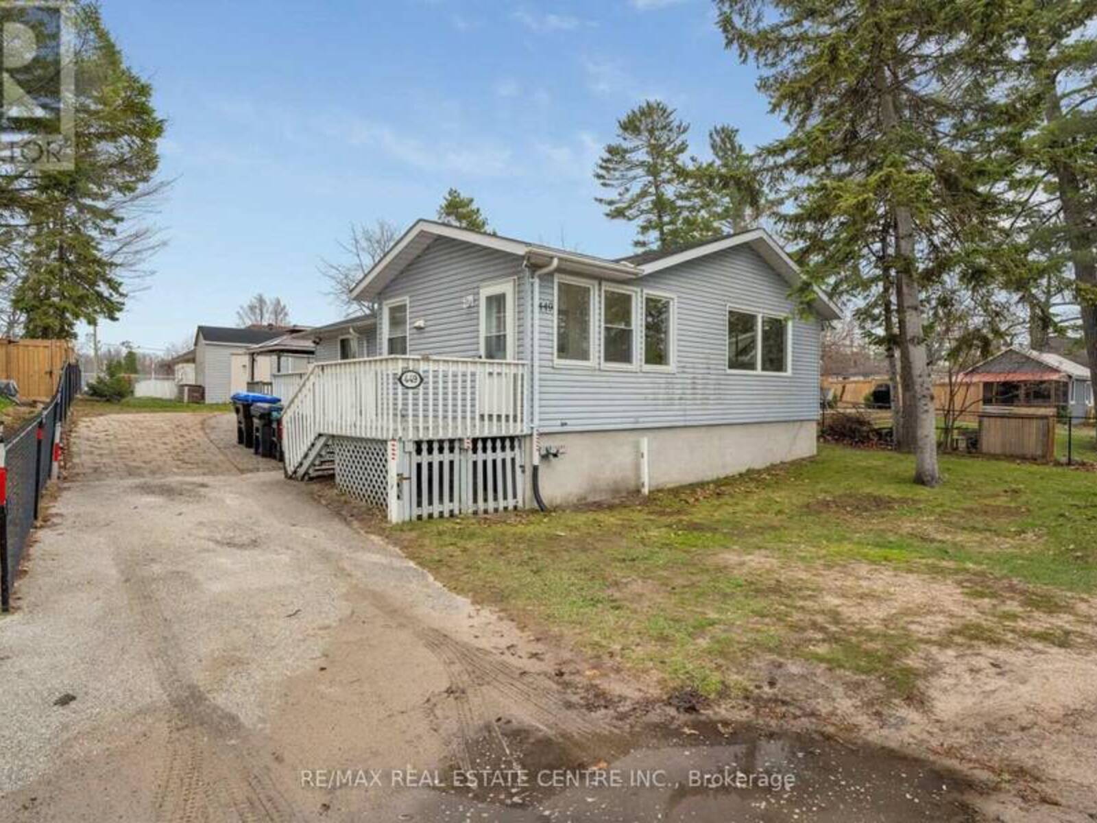 449 MOSLEY STREET, Wasaga Beach, Ontario L9Z 2J4