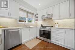 8 BEAVERBROOK AVENUE | Toronto Ontario | Slide Image Twelve