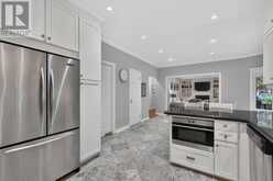 110 UPPER CANADA DRIVE | Toronto Ontario | Slide Image Fifteen