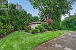110 UPPER CANADA DRIVE | Toronto Ontario | Slide Image Thirty-eight