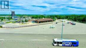 8 - 20 LYTHAM GREEN CIRCLE | Newmarket Ontario | Slide Image Thirty-six
