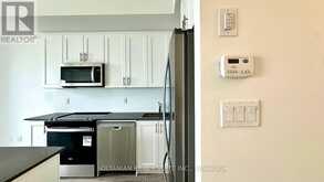 8 - 20 LYTHAM GREEN CIRCLE | Newmarket Ontario | Slide Image Three