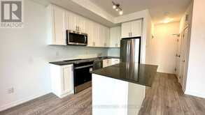 8 - 20 LYTHAM GREEN CIRCLE | Newmarket Ontario | Slide Image Six