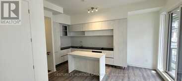 1230 - 12 DAVID EYER ROAD | Richmond Hill Ontario | Slide Image Eight