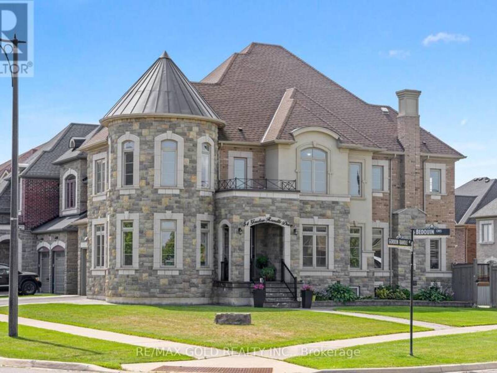 54 GORDON RANDLE DRIVE, Brampton, Ontario L6P 4H3