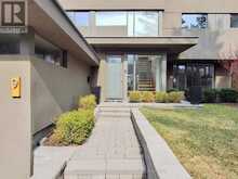 9 FENWOOD HEIGHTS | Toronto Ontario | Slide Image Five