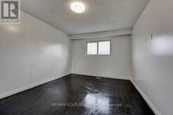 22 KITTIWAKE AVENUE | Toronto Ontario | Slide Image Sixteen