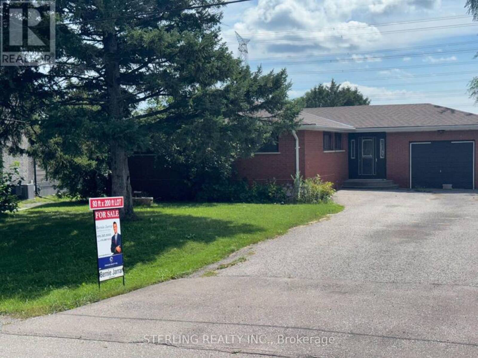 817 JOMAR AVENUE, Pickering, Ontario L1X 2R4