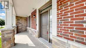 56 WILLIAM F BELL PARKWAY | Richmond Hill Ontario | Slide Image Three