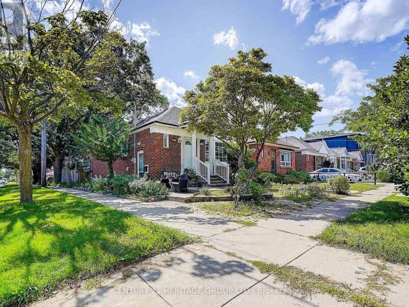 441 RIMILTON AVENUE, Toronto, Ontario M8W 2G7