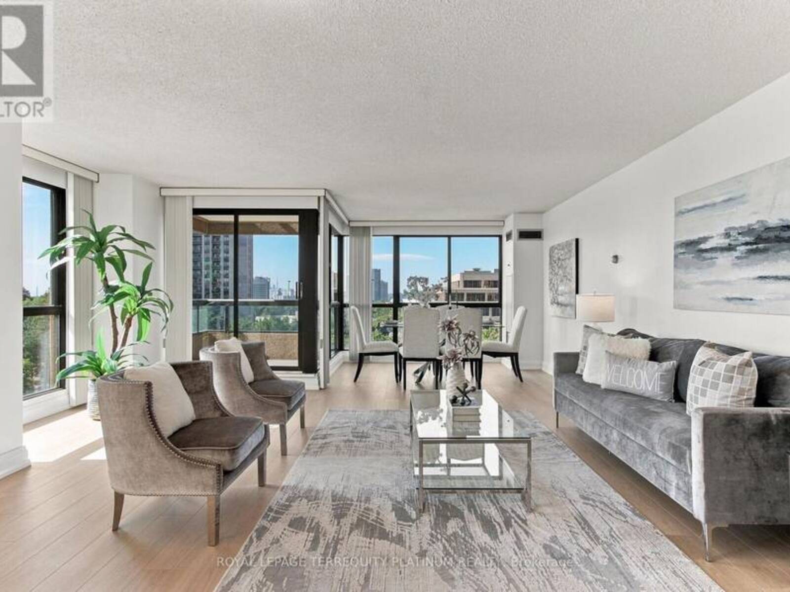 802 - 1 CONCORDE PLACE, Toronto, Ontario M3C 3K6