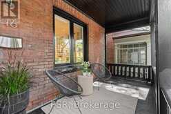 16 MACKENZIE CRESCENT | Toronto Ontario | Slide Image Four